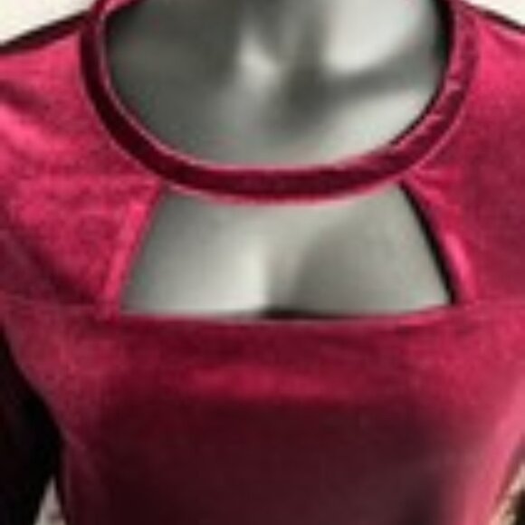 Whimsygoth INC Burgundy Velvet Peep Hole Front Long Sleeve L Y2K 90s Vampirecore - Picture 2 of 5